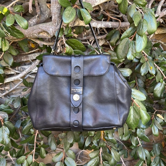 ISAAC MIZRAHI OLIVIA SATCHEL IN SOLID BLACK PEBBLED LEATHER. - Picture 3 of 16